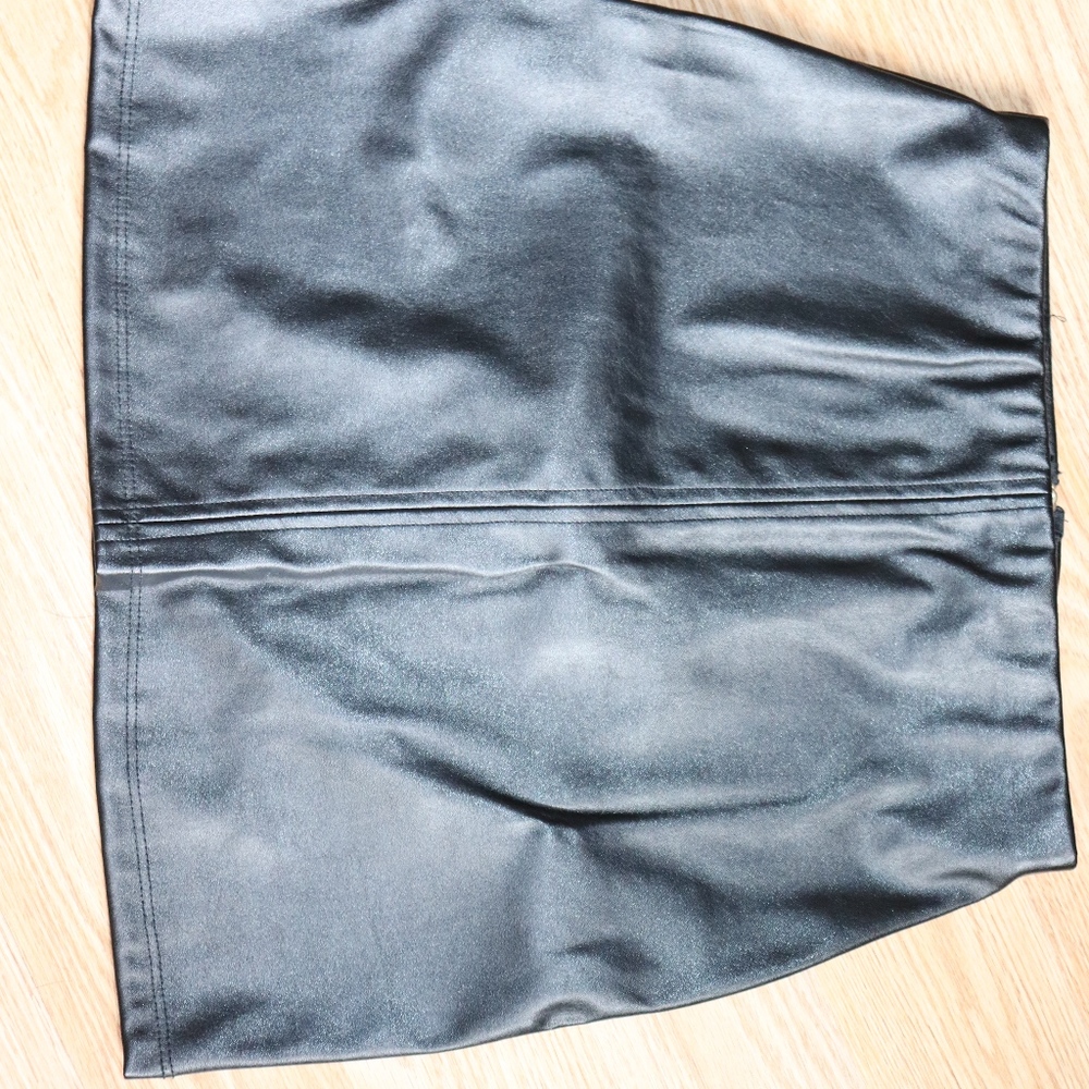 black skirt